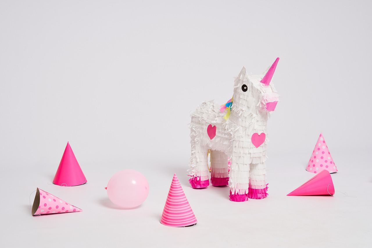 Cadeaux d'humour pour un anniversaire entre amis : comment bien choisir